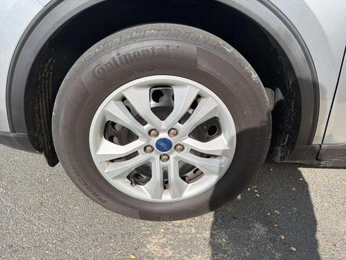 Silver Metallic 2022 Ford Escape S