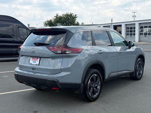 Boulder Gray Pearl 2026 Nissan Rogue SV