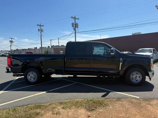Agate Black Metallic 2026 Ford F-250 XL
