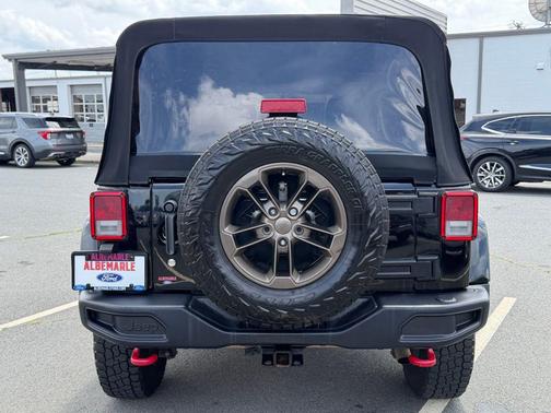 Black Clearcoat 2016 Jeep Wrangler Unlimited Sahara