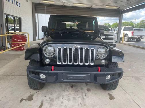 Black Clearcoat 2016 Jeep Wrangler Unlimited Sahara