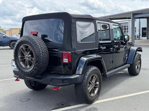 Black Clearcoat 2016 Jeep Wrangler Unlimited Sahara