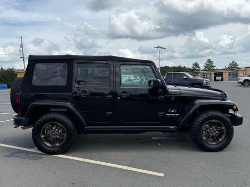 Black Clearcoat 2016 Jeep Wrangler Unlimited Sahara