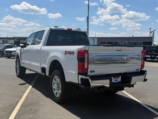 Star White Metallic Tri-Coat 2026 Ford F-250