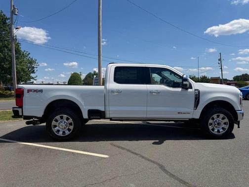 Star White Metallic Tri-Coat 2026 Ford F-250