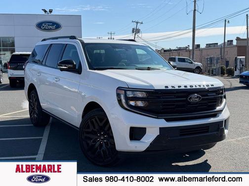 Star White Metallic Tri-Coat 2026 Ford Expedition Platinum SUV