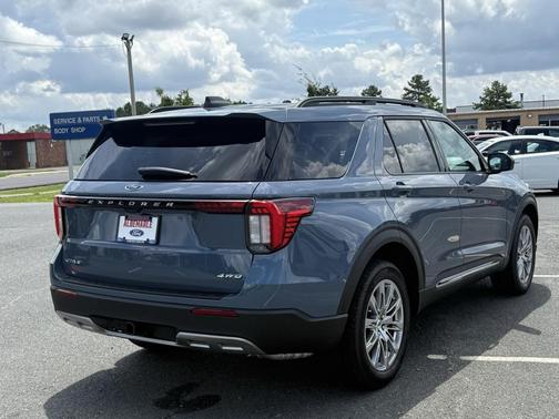 2025 Ford Explorer Active