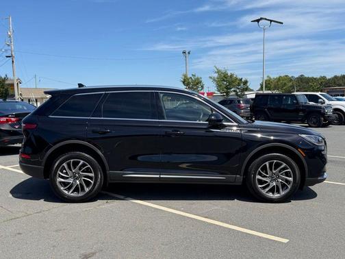 Black Metallic 2022 Lincoln Corsair Standard