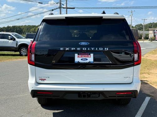 2025 Ford Expedition Max Active 4x4