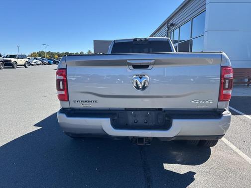 2023 RAM 3500 Laramie Crew Cab 4x4 8' Box