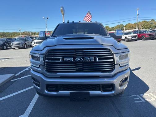 2023 RAM 3500 Laramie Crew Cab 4x4 8' Box