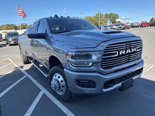 2023 RAM 3500 Laramie Crew Cab 4x4 8' Box