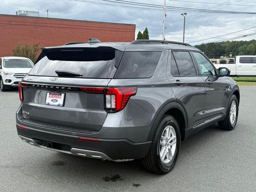 Carbonized Gray Metallic 2025 Ford Explorer Active