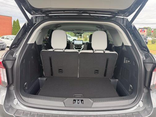 Carbonized Gray Metallic 2025 Ford Explorer Active
