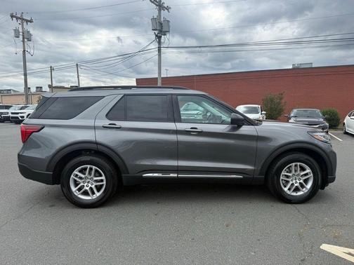 Carbonized Gray Metallic 2025 Ford Explorer Active