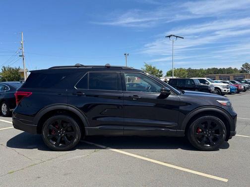 Black Metallic 2023 Ford Explorer ST