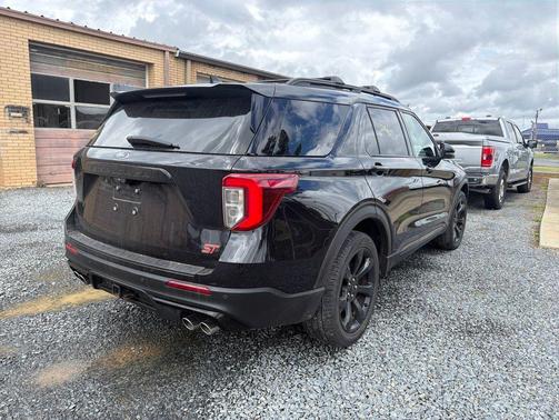 Black Metallic 2023 Ford Explorer ST