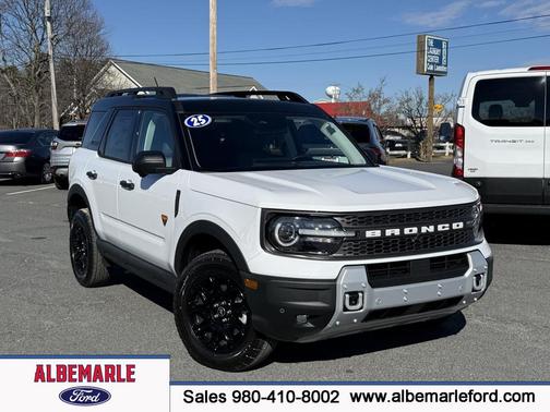 Oxford White 2025 Ford Bronco Sport Badlands SUV