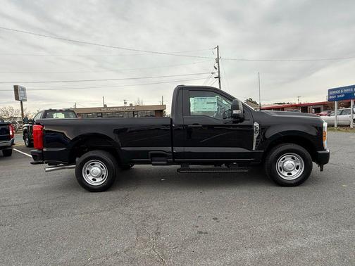 Agate Black Metallic 2025 Ford F-350 XL