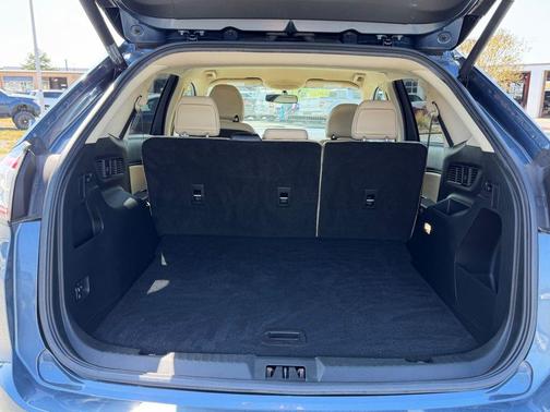 Blue 2018 Ford Edge SEL