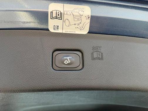 Blue 2018 Ford Edge SEL