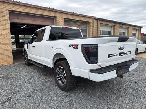 Oxford White 2023 Ford F-150 XL