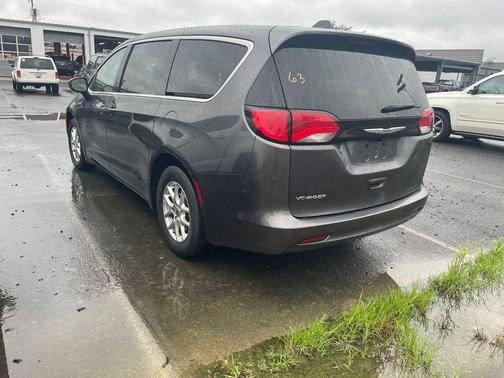 Granite Crystal Metallic Clearcoat 2023 Chrysler Voyager LX