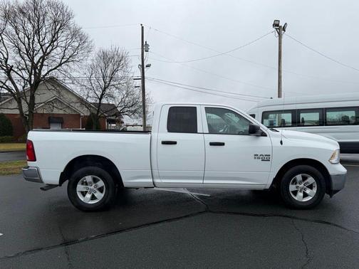 Bright White Clearcoat 2024 RAM 1500 Classic SLT