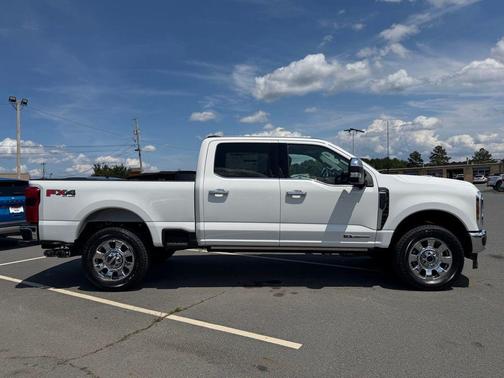 Star White Metallic Tri-Coat 2026 Ford F-350 Lariat