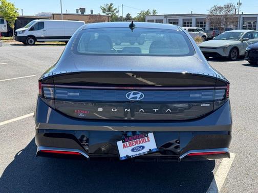2025 Hyundai SONATA Hybrid SE