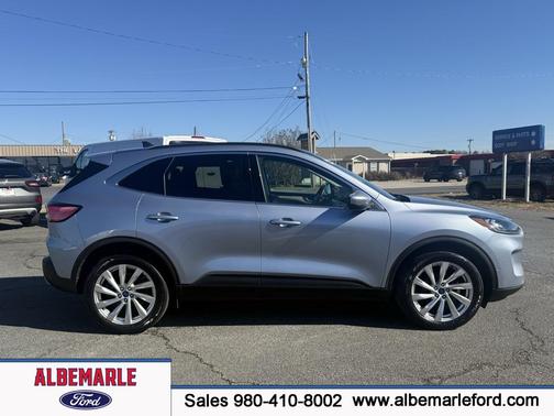 2022 Ford Escape Titanium