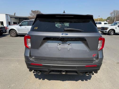 Gray Metallic 2022 Ford Explorer ST