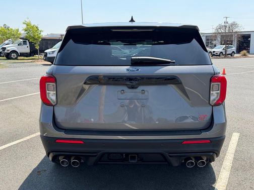 Gray Metallic 2022 Ford Explorer ST