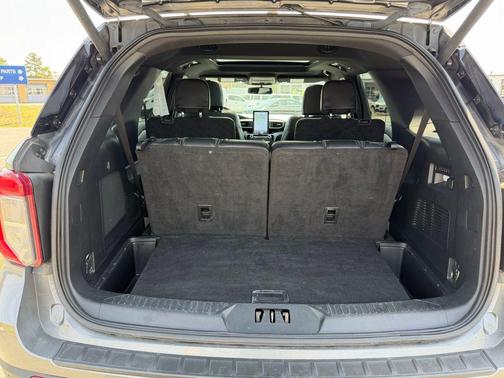 Gray Metallic 2022 Ford Explorer ST