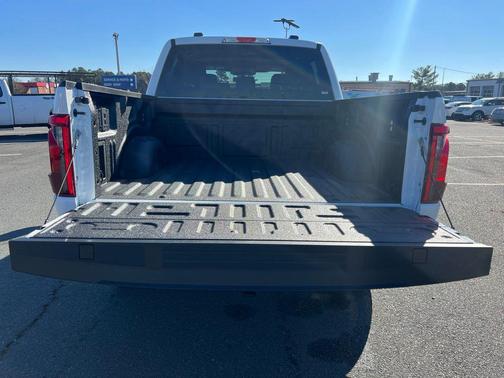 Oxford White 2024 Ford F-150 XLT