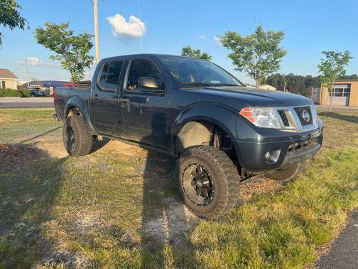 Arctic Blue Metallic 2020 Nissan Frontier SV