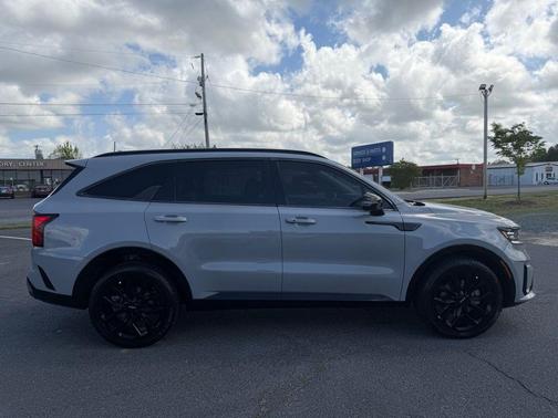 Wolf Gray 2022 Kia Sorento SX