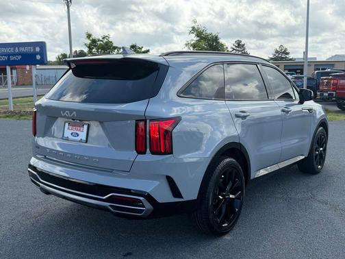 Wolf Gray 2022 Kia Sorento SX