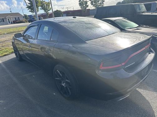 2016 Dodge Charger SE