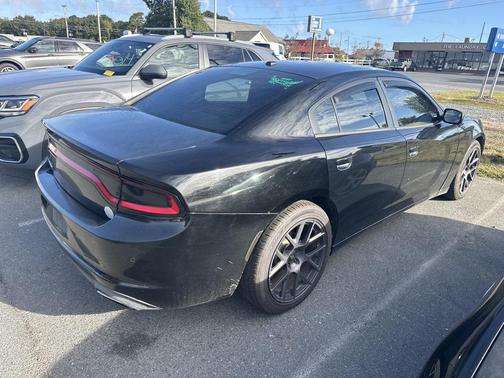 2016 Dodge Charger SE