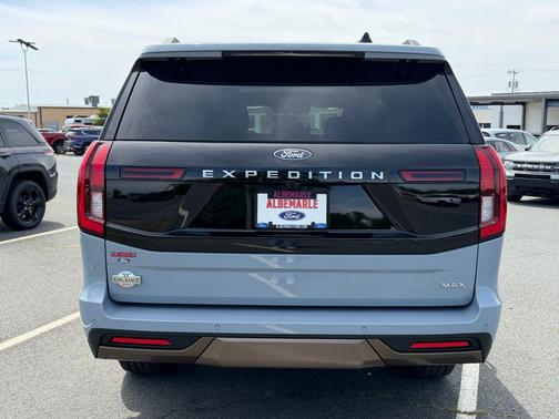 Glacier Gray Metallic Tri-Coat 2026 Ford Expedition Max King Ranch