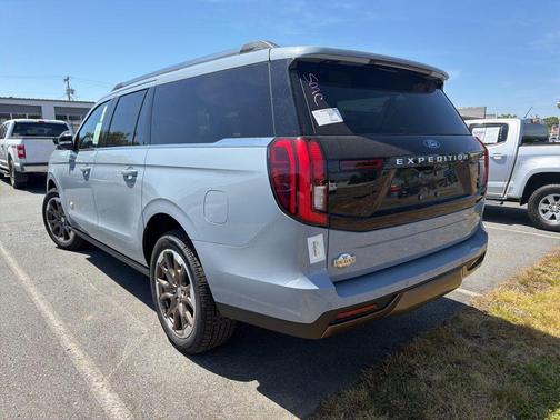 Glacier Gray Metallic Tri-Coat 2026 Ford Expedition Max King Ranch