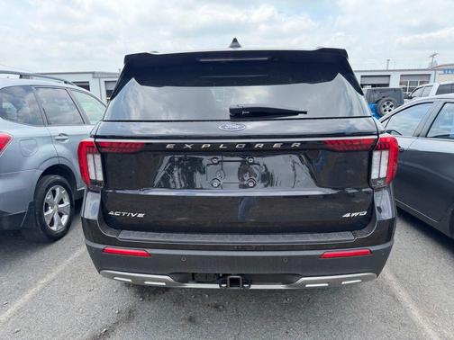 Agate Black Metallic 2026 Ford Explorer Active