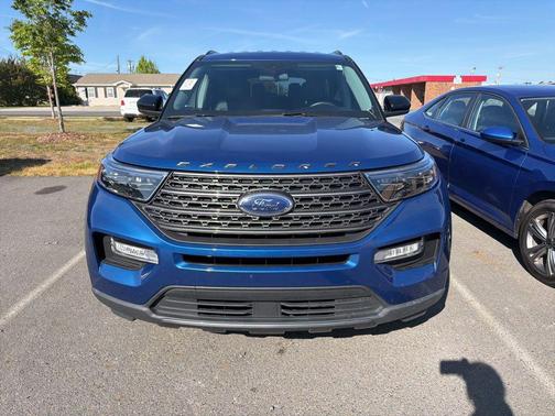 Blue Metallic 2022 Ford Explorer XLT