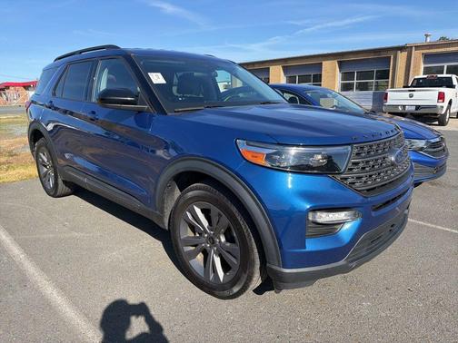 Blue Metallic 2022 Ford Explorer XLT