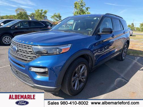 Blue Metallic 2022 Ford Explorer XLT