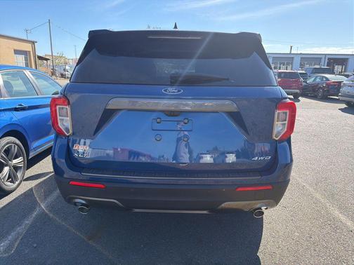 Blue Metallic 2022 Ford Explorer XLT