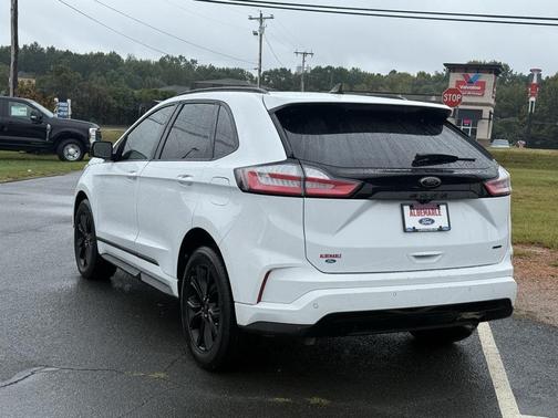 2024 Ford Edge SE