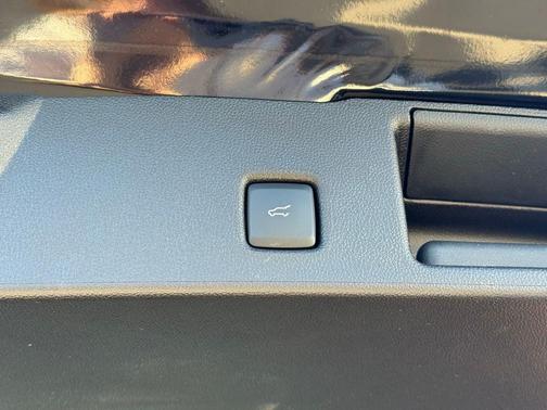 agate black metallic 2026 Ford Escape ST-Line Select