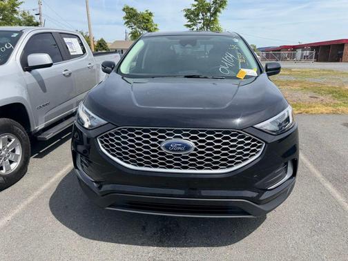Black Metallic 2024 Ford Edge SEL